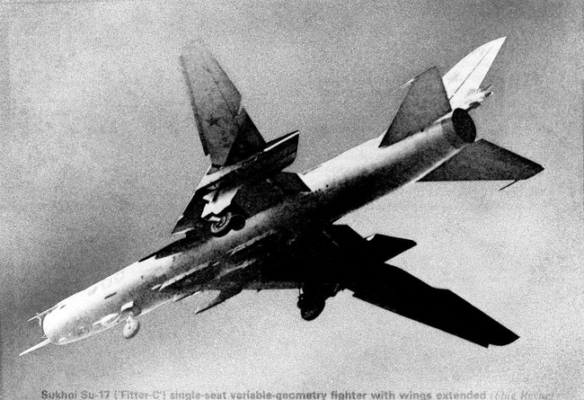Bất ngờ ngày lên trời của &quot;anh cả&quot; tiêm kích-bom Su-22 Việt Nam - Ảnh 2.