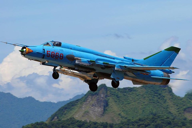 Bất ngờ ngày lên trời của &quot;anh cả&quot; tiêm kích-bom Su-22 Việt Nam - Ảnh 10.