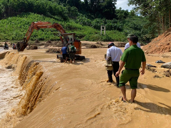 Quảng Nam thêm 1 điểm sạt lở, 11 người chết và mất tích - Ảnh 5.