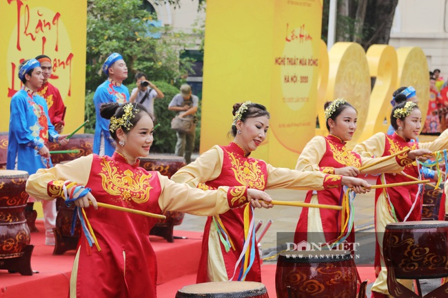 Lãnh đạo Hà Nội tham dự nhiều sự kiện chào mừng 1010 năm Thăng Long - Hà Nội - Ảnh 4.
