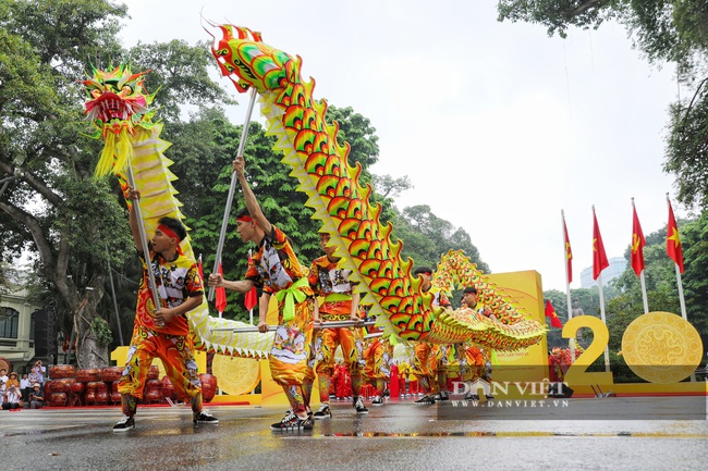 Lãnh đạo Hà Nội tham dự nhiều sự kiện chào mừng 1010 năm Thăng Long - Hà Nội - Ảnh 5.