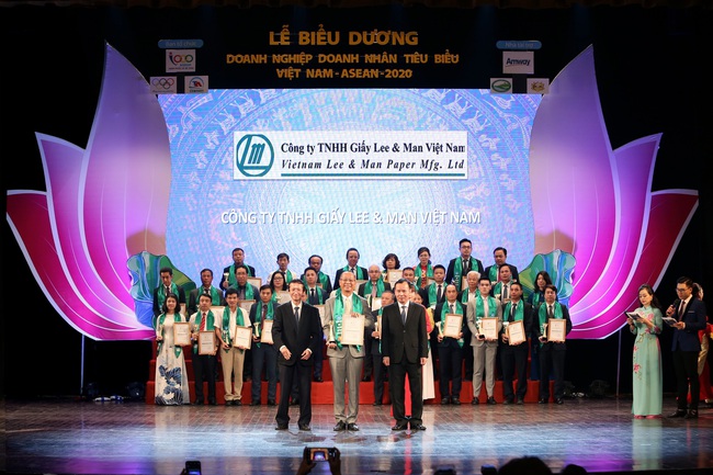 Công ty TNHH Giấy Lee&Man Việt Nam nhận giải thưởng &quot;Doanh nghiệp tiêu biểu ASEAN&quot; - Ảnh 1.