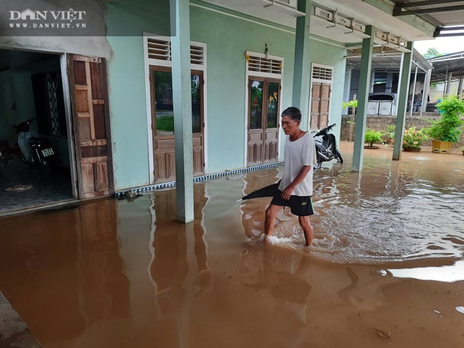 Quảng Trị: Không có lũ lụt nhưng nhiều nhà dân vẫn bị ngập nặng - Ảnh 2.