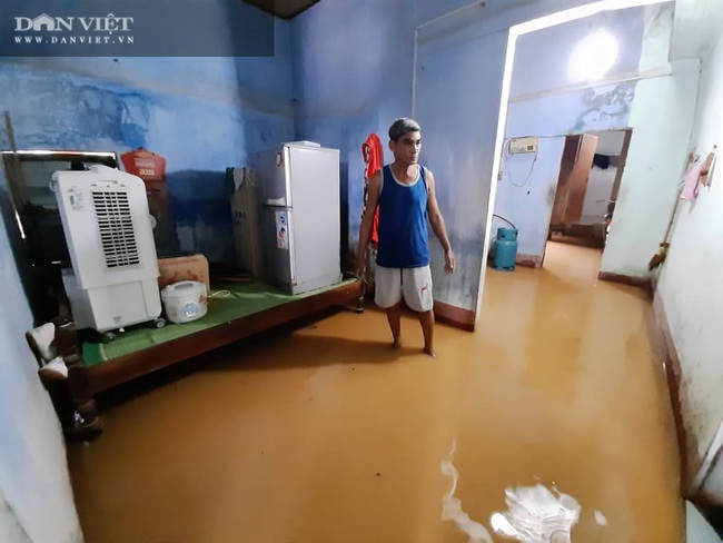 Quảng Trị: Không có lũ lụt nhưng nhiều nhà dân vẫn bị ngập nặng - Ảnh 4.