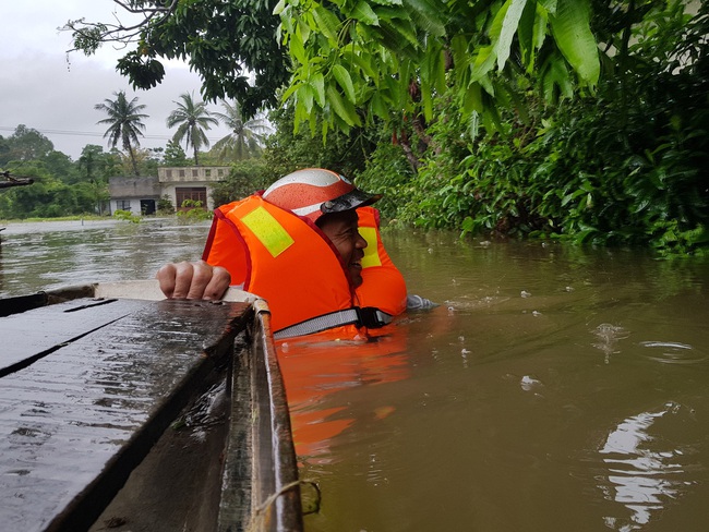 Đà Nẵng: 8 xã ngập lụt do mưa lớn - Ảnh 2.