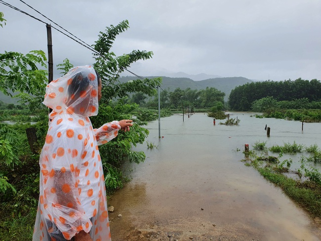 Đà Nẵng: 8 xã ngập lụt do mưa lớn - Ảnh 1.