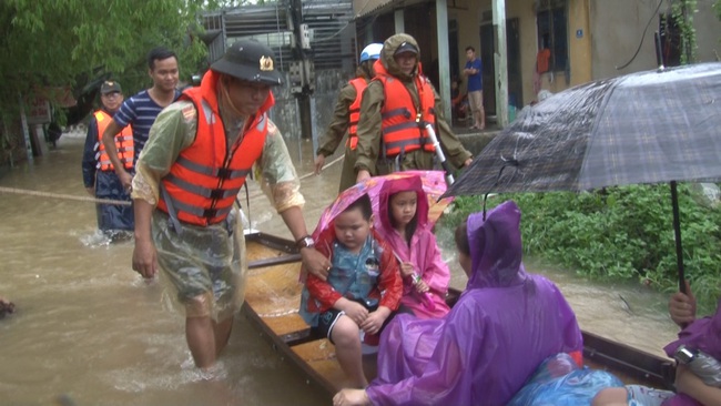 TT-Huế hoãn Đại hội Đảng bộ tỉnh để tập trung khắc phục hậu quả lũ lụt  - Ảnh 1.