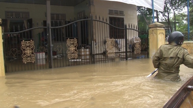 TT-Huế hoãn Đại hội Đảng bộ tỉnh để tập trung khắc phục hậu quả lũ lụt  - Ảnh 2.