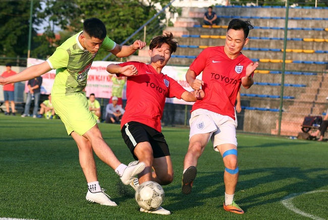 Khép lại giải bóng đá NTNN/Dân Việt lần thứ 12: Cái bắt tay và lời hẹn 2021 - Ảnh 8.