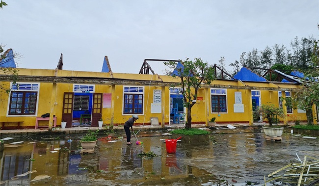 TT-Huế: Gần 4.500 nhà hư hại do bão, Chủ tịch tỉnh yêu cầu khẩn trương giúp dân khắc phục  - Ảnh 2.