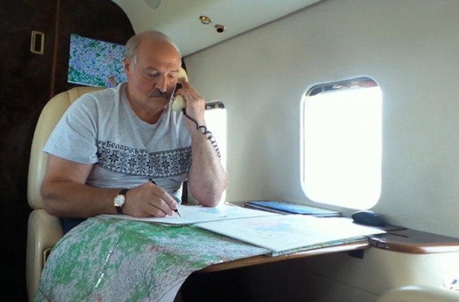 Tổng thống Belarus Lukashenko tuyên bố sẵn sàng từ bỏ quyền lực, chuyển tới Nga - Ảnh 1.