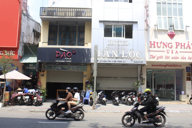 Khách sạn trên &quot;đất vàng&quot; Sài Gòn đóng cửa hàng loạt, ồ ạt rao bán - Ảnh 4.