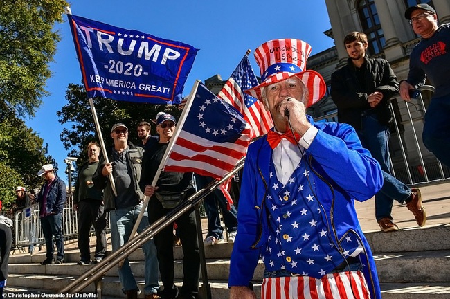 Trump nhận tin buồn từ Georgia, hàng trăm người ủng hộ lập tức làm điều này - Ảnh 1.