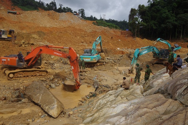 Gia đình các công nhân mất tích tại Rào Trăng 3 mong sớm triển khai tìm kiếm giai đoạn 4 - Ảnh 1.