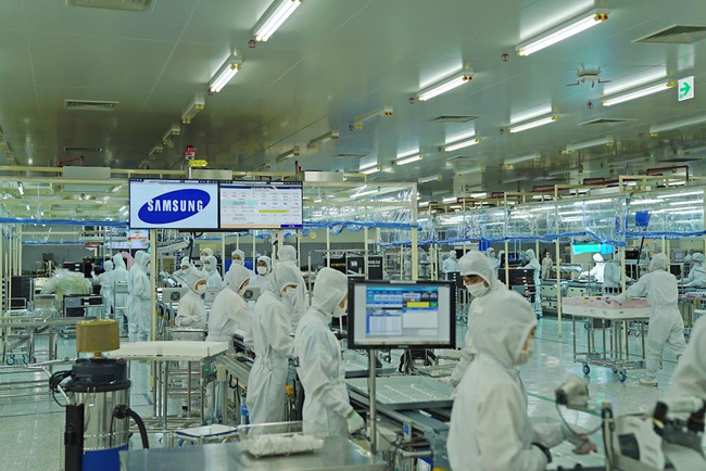 Apple và Samsung sang Việt Nam, Trung Quốc hốt hoảng thay đổi chính sách - Ảnh 1.