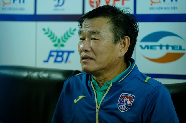 HLV Phan Thanh Hùng: Chúng tôi đặt mục tiêu Top 3 tại V.League năm nay - Ảnh 1.