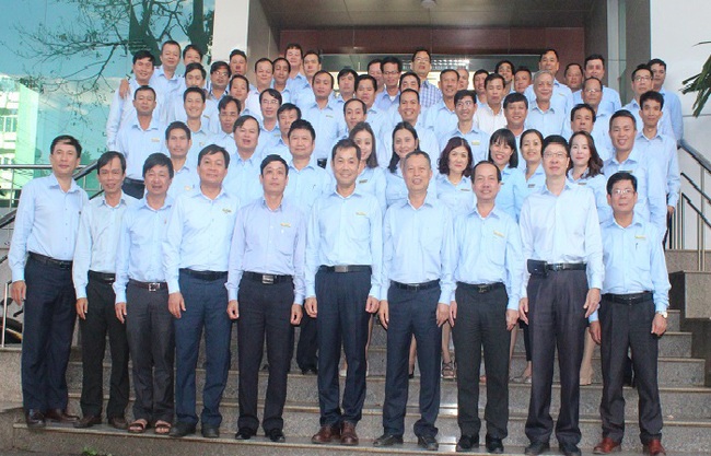 PC Gia Lai: Trao Quyết định nghỉ hưu cho ông Trương Quang Ngọc- Phó giám đốc Công ty Điện lực Gia Lai - Ảnh 2.