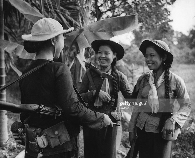 Ảnh lịch sử để đời về các nữ quân nhân Việt Nam - Ảnh 4.