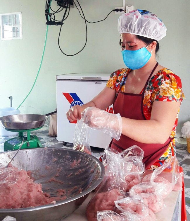 Sản phẩm từ cá thát lát ở Hồng Dân có gì đặc biệt mà mỗi tháng bán ra cả tấn?   - Ảnh 4.