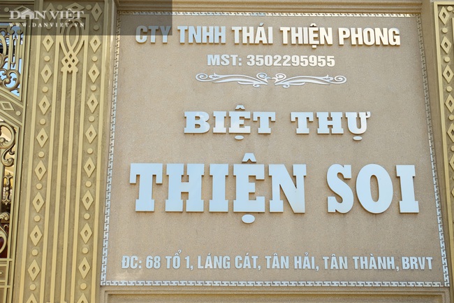 Cận cảnh biệt thự dát vàng 24k của đại gia &quot;Thiện Soi&quot; - Ảnh 3.