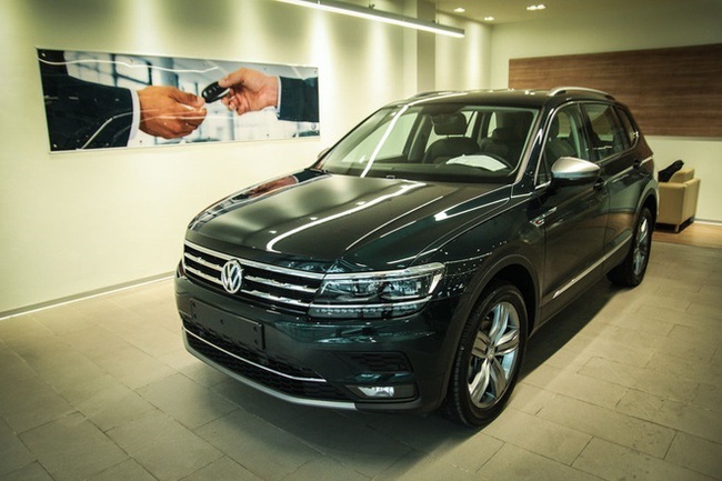 Volskwagen Tiguan Allspace ở Việt Nam có giá 2 tỷ đồng.