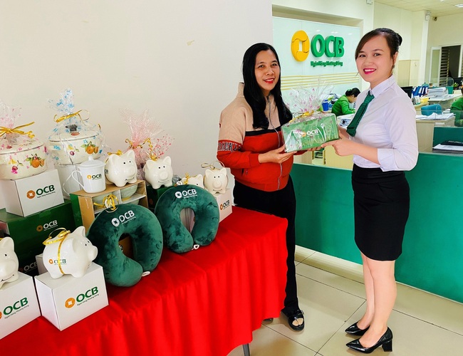 OCB dành gần 9.000 quà tặng cho khách hàng đón năm mới - Ảnh 3.