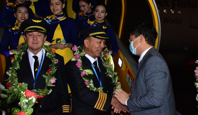 Tàu bay Vietravel Airlines lần đầu hạ cánh tại Thừa Thiên Huế  - Ảnh 2.