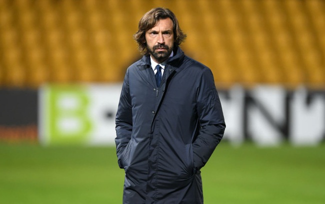 Pirlo thất thần sau trận thua muối mặt trên sân nhà.