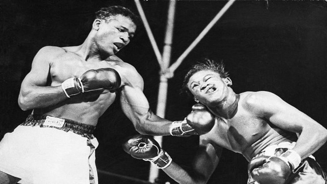 50 võ sĩ boxing vĩ đại nhất: “Ngã ngửa” với Mike Tyson, Floyd Mayweather - Ảnh 1.