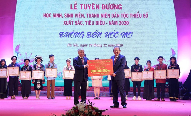 Vinh danh 145 &quot;bông hoa núi rừng&quot; dân tộc thiểu số 2020 - Ảnh 3.