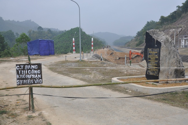 Bộ NNPTNT thông tin về nguyên nhân xảy sự cố vỡ kênh Bắc sông Chu - Nam sông Mã - Ảnh 2.