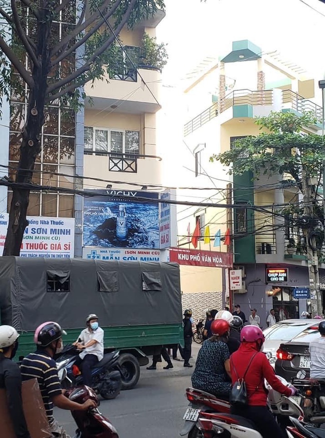 Nóng: Huy động hàng chục cảnh sát “bao vây” kiểm tra nhà thuốc Sĩ Mẫn lớn nhất tỉnh Đồng Nai - Ảnh 2.