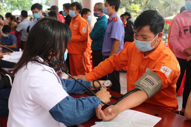 PC Đắk Nông: Hơn 200 đơn vị máu đóng góp cho ngân hàng máu trong &quot;Tuần lễ hồng EVN&quot; lần thứ VI - Ảnh 1.