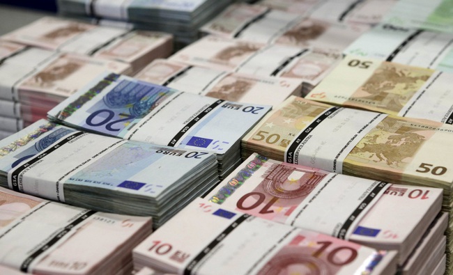 Ngân hàng Trung Ương Châu Âu sẽ in hàng nghìn tỷ EUR để đối phó với hệ lụy từ dịch Covid-19 - Ảnh 1.
