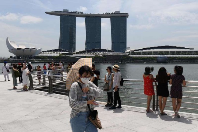 Singapore dự báo GDP quý I giảm 2,2% do dịch Covid-19 - Ảnh 1.