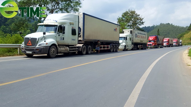 Trung Quốc kiểm soát chặt lái xe qua cửa khẩu đến từ các tỉnh có dịch covid- 19 - Ảnh 2.