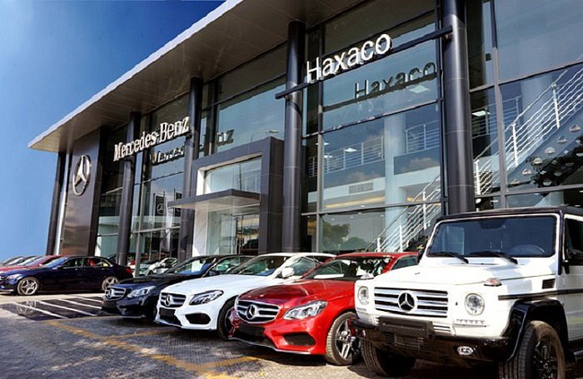 Giảm giá sốc, lãi mỗi chiếc Mercedes giảm từ 41 triệu xuống 20,2 triệu - Ảnh 1.