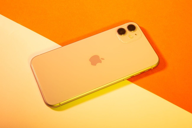 Doanh số iPhone của Apple có thể giảm 36% trong quý II - Ảnh 1.