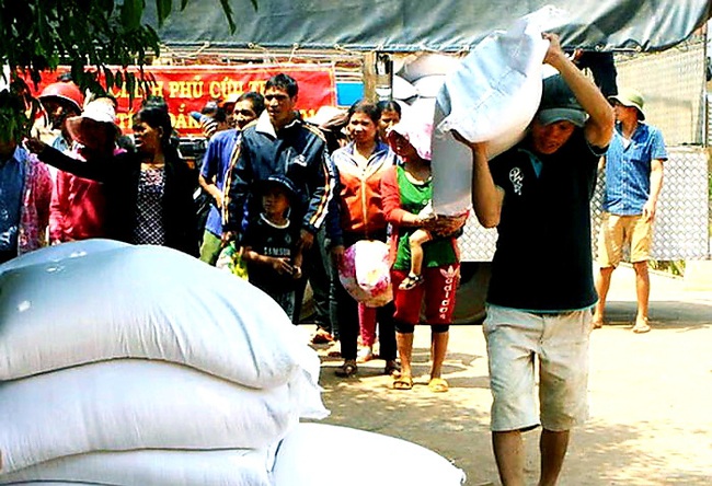 Hỗ trợ gần 880 tấn gạo cho người dân Cao Bằng trong mùa giáp hạt 2020 - Ảnh 1.