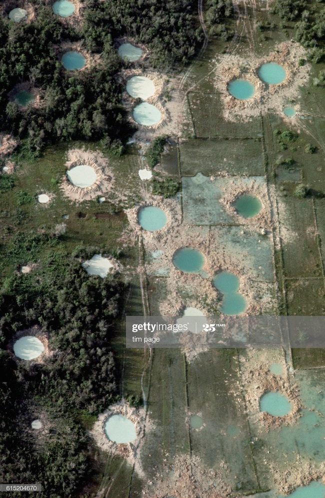 Cảnh tượng hủy diệt khủng khiếp của bom Mỹ ở Việt Nam - Ảnh 3.