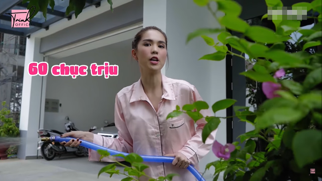 Ngọc Trinh “vỗ mặt” anti-fan tố “diễn sâu”, hé lộ thứ trị giá hàng chục triệu không phải hàng hiệu - Ảnh 2.