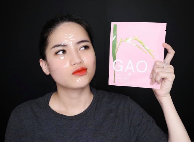 Chê mỹ phẩm của Hồ Ngọc Hà, Youtuber Hà Linh bị “ném đá”, dọa đánh sập Facebook - Ảnh 1.