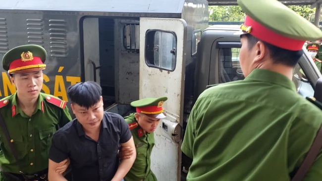 Thông tin bất ngờ vụ nhóm giang hồ vây xe chở công an tại Đồng Nai - Ảnh 1.