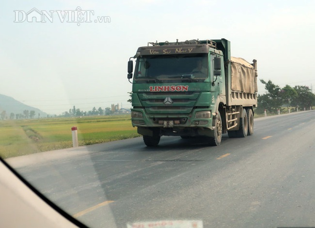 Nghệ An: Nỗi sợ hãi từ xe vận tải mang logo “HM”, “Thao Đô”, “Linh Sơn” - Ảnh 2.