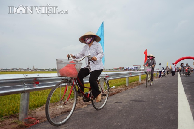 Từ trên cao nhìn về Cầu Thịnh Long nối đôi bờ sông Ninh Cơ - Ảnh 10.