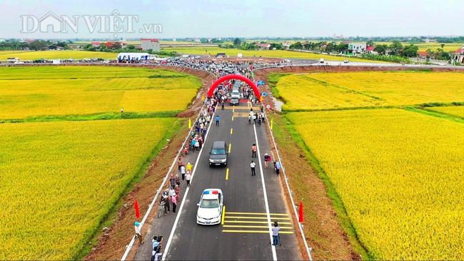 Từ trên cao nhìn về Cầu Thịnh Long nối đôi bờ sông Ninh Cơ - Ảnh 4.