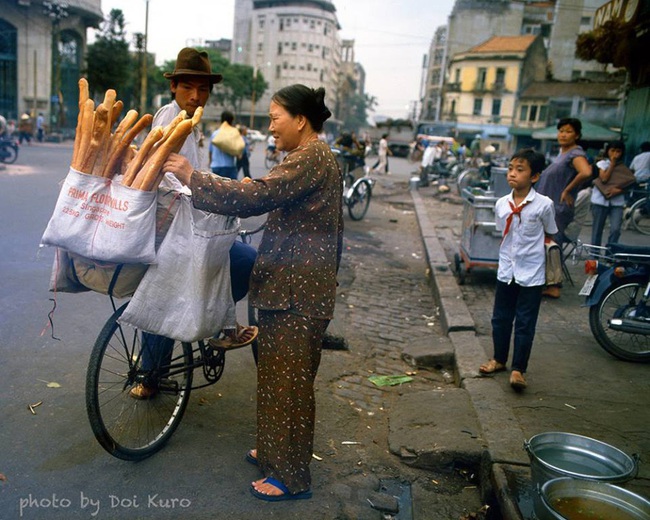 Loạt ảnh cực lý thú về bánh mì ở Sài Gòn xưa - Ảnh 21.