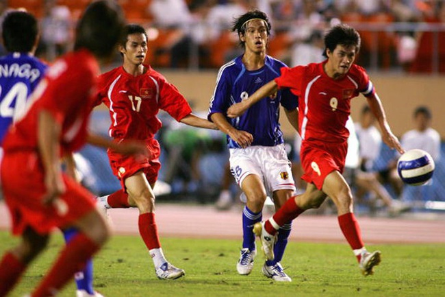 BẤT NGỜ: ĐT Việt Nam từng kém Lào tới... 21 bậc trên BXH FIFA - Ảnh 2.