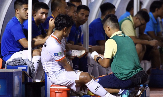 Bóng đá Việt Nam vừa trở lại, bao nhiêu cầu thủ đã dính chấn thương? - Ảnh 1.
