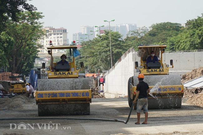 Toàn cảnh cầu vượt hơn 500 tỷ nối liền đoạn đường đi qua 3 quận Hà Nội  - Ảnh 10.